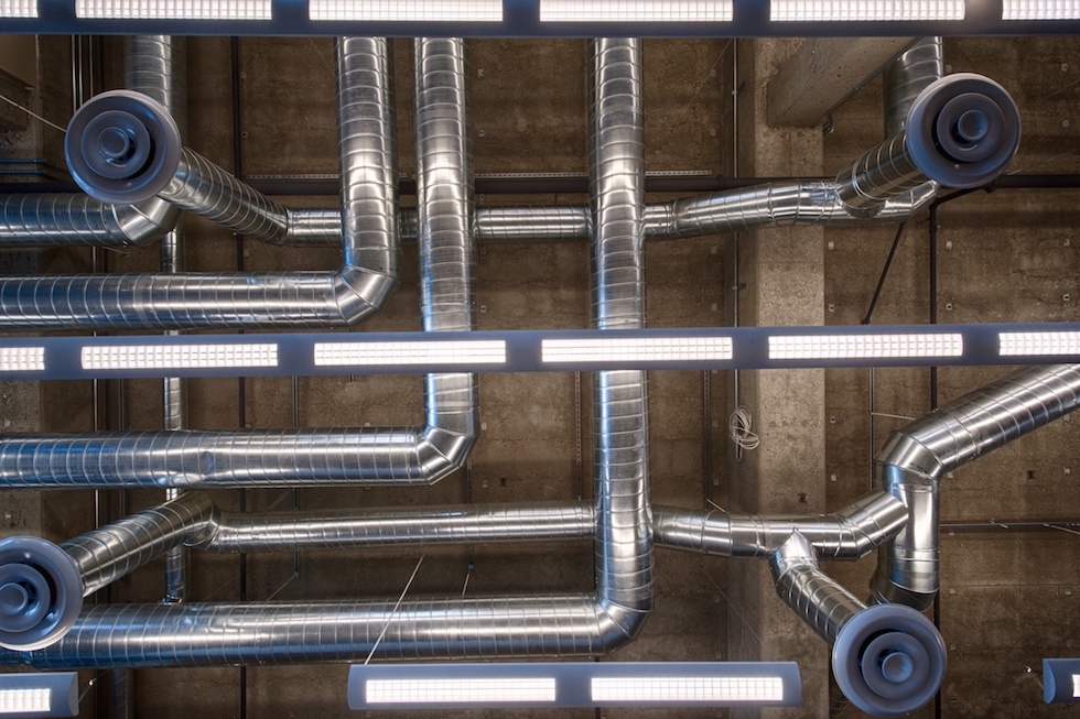  Lighting and exposed ducts 