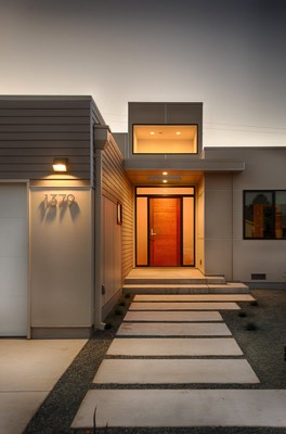  Entry approach and foyer clerestory 